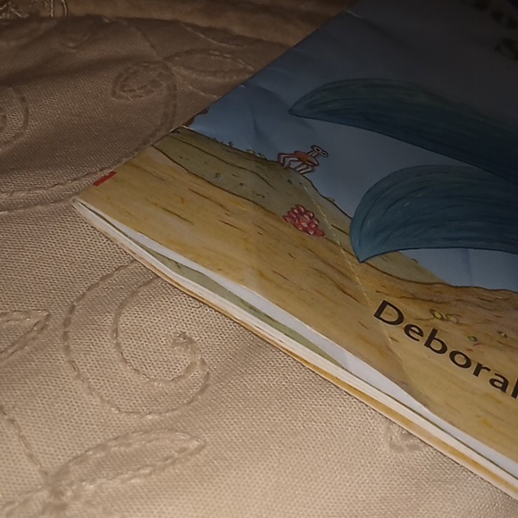 Scholastic Bundle of 5 Storybooks - Picture 12 of 12